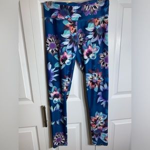 Live love dream floral leggings